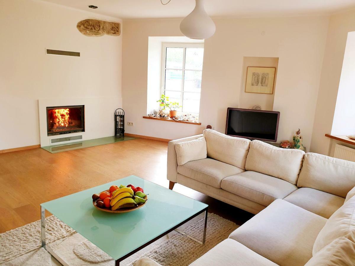 Exceptional Uzupis Bridge 3 Bedroom Apartment Vilnius Bagian luar foto